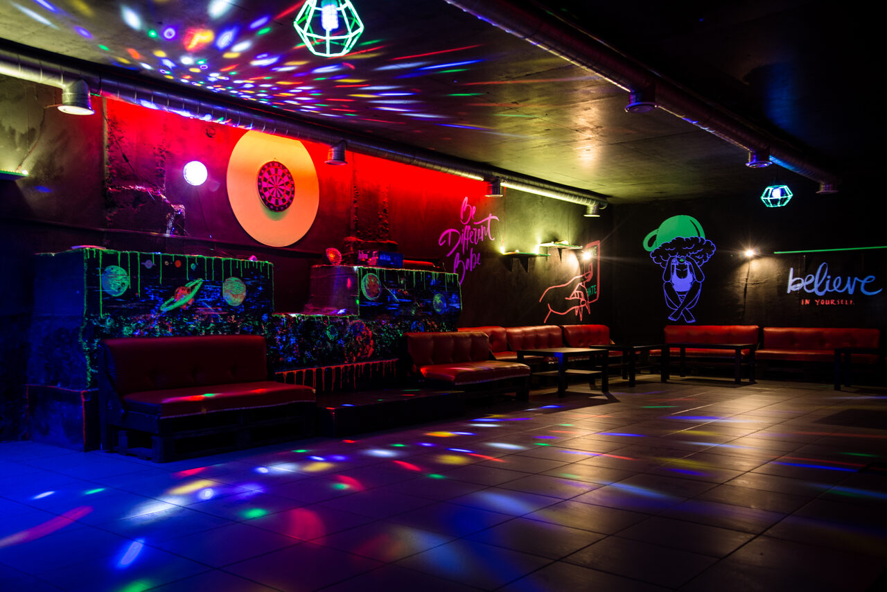 Арендовать  Design loft with lounge area