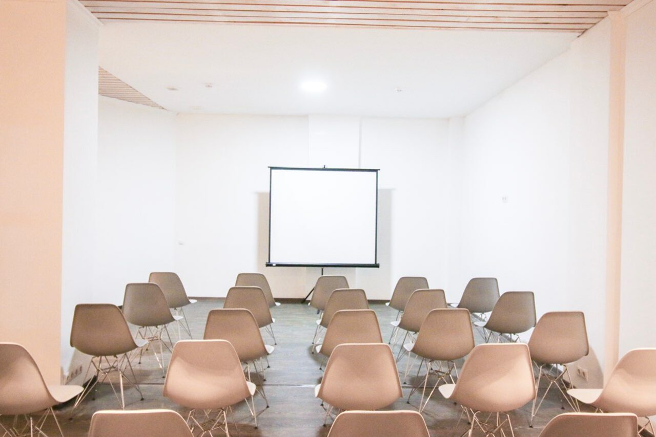 Арендовать АО "ЭЛЕКТРОЗАВОД" Лофт с отдельным входом и парковкой