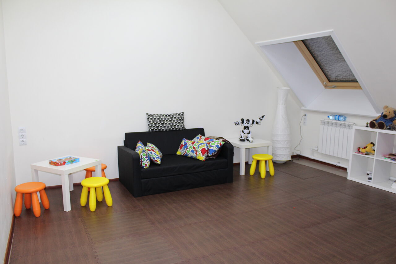 Арендовать Академия частной жизни Ларисы Ренар