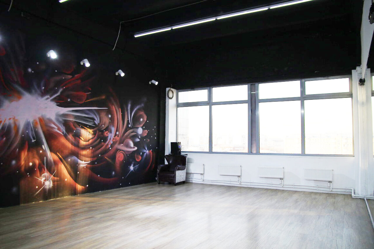Арендовать Gold&Dan Зал с арт-стеной для тренингов 