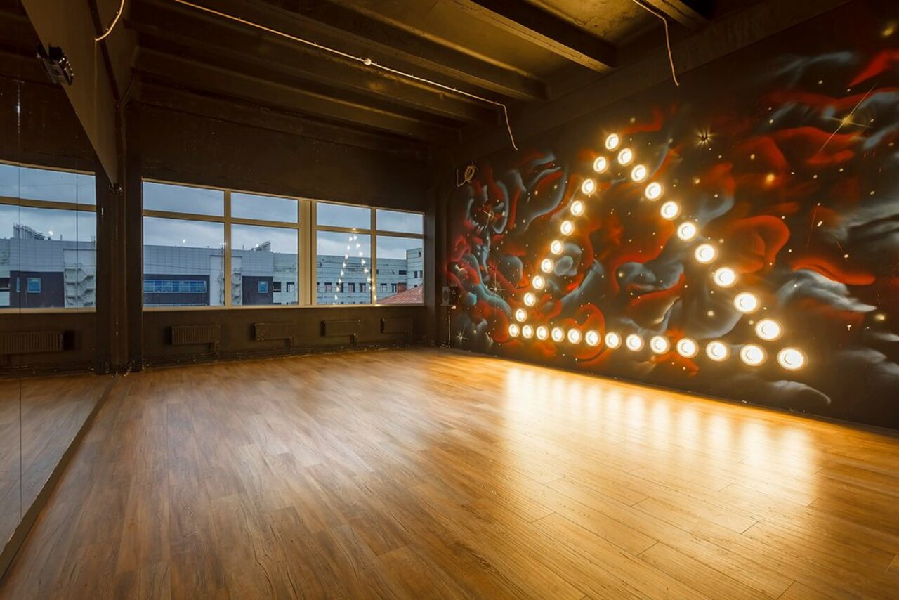 Арендовать Gold&Dance Атмосферный зал мероприятий