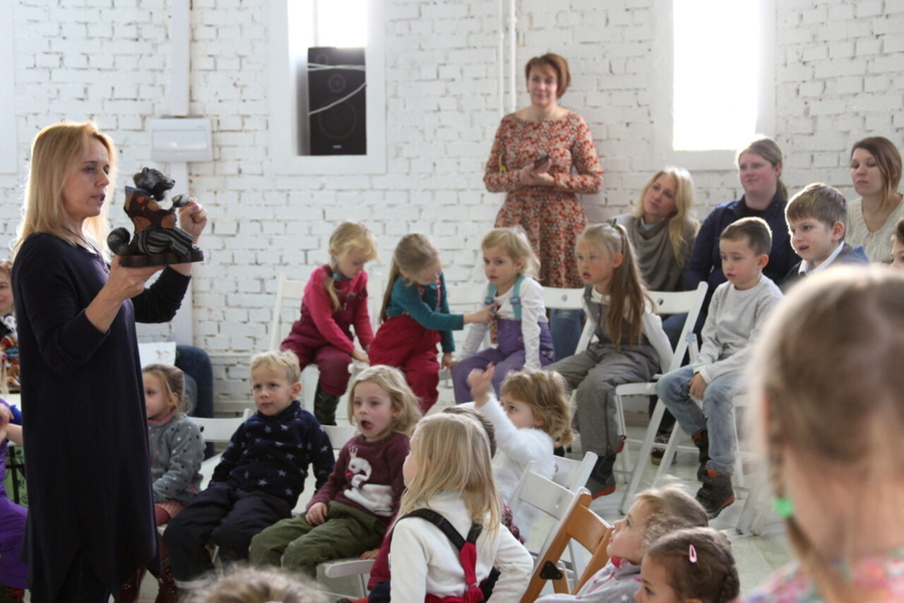 Арендовать Белый кирпичный лофт