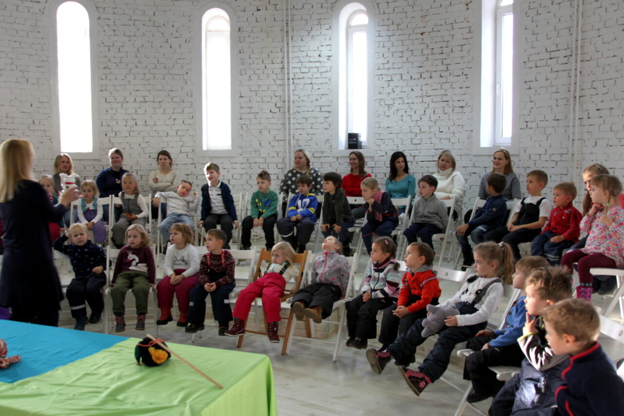 Арендовать Белый кирпичный лофт