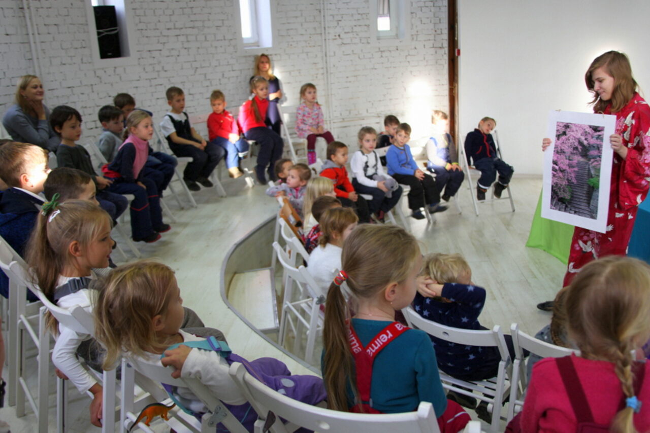 Арендовать Белый кирпичный лофт