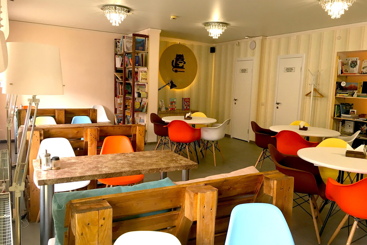 Арендовать Уютная кофейня в стиле лофт