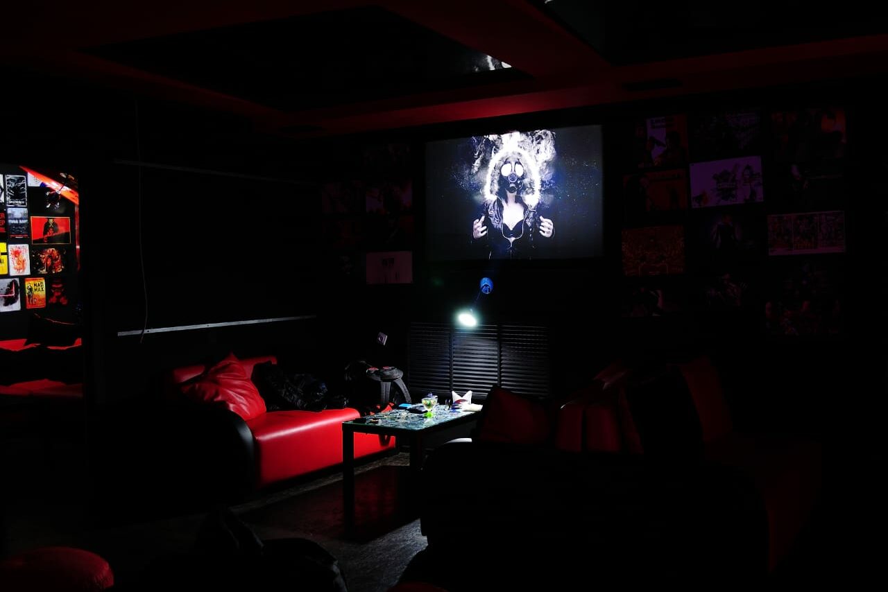 Арендовать Креативное пространство Dark Place Hookah 