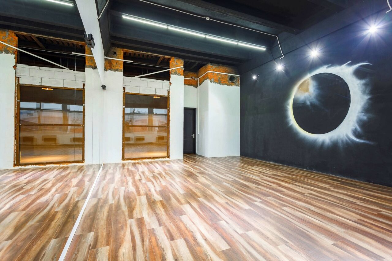 Арендовать Gold&Dance Космическое пространство 