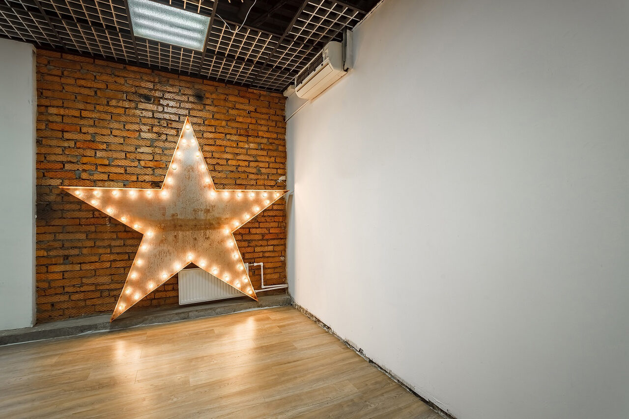 Арендовать Gold&Dance Светлый лофт с окнами на Новокузнецкой