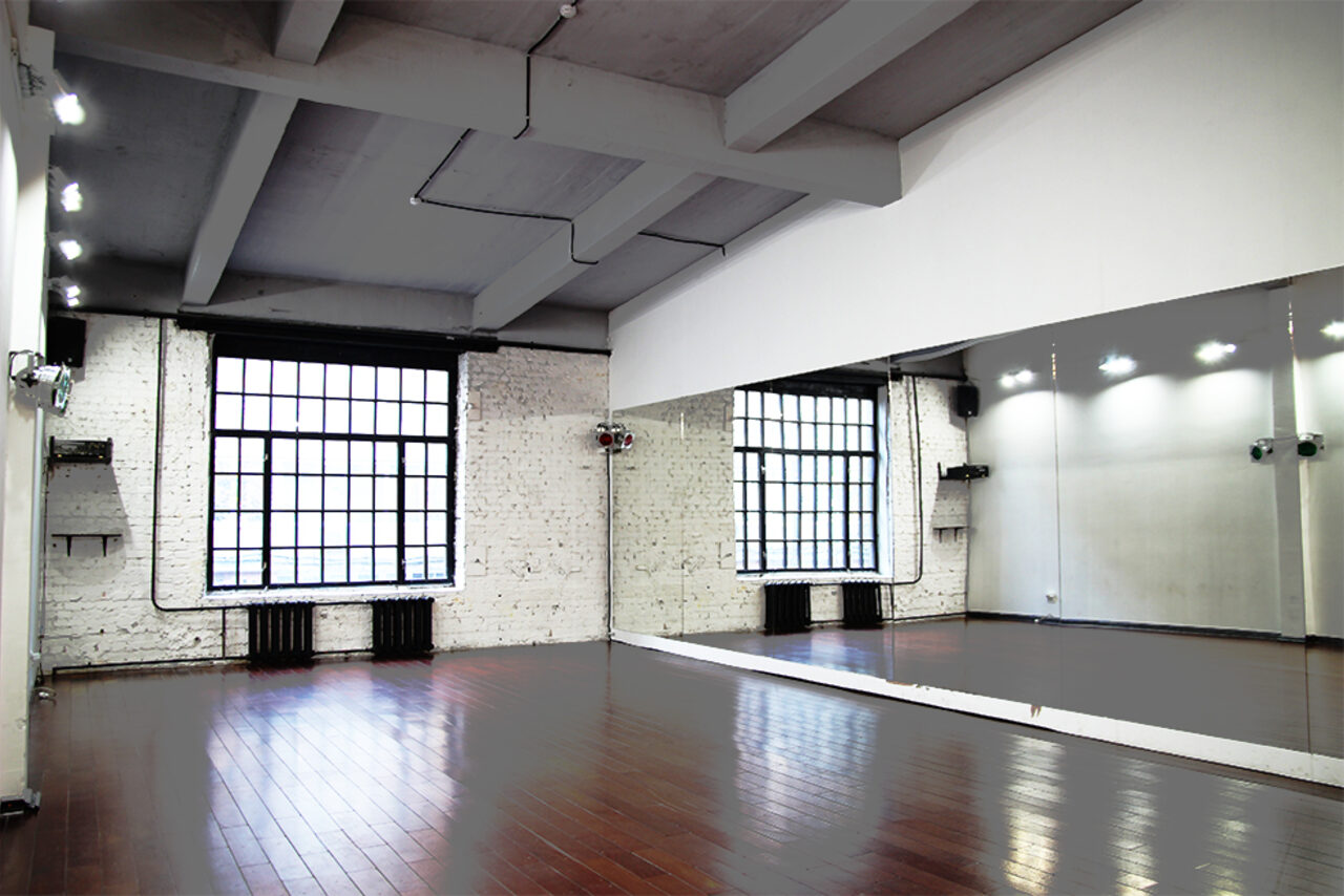 Арендовать Gold&Dance Светлый зал в стиле лофт