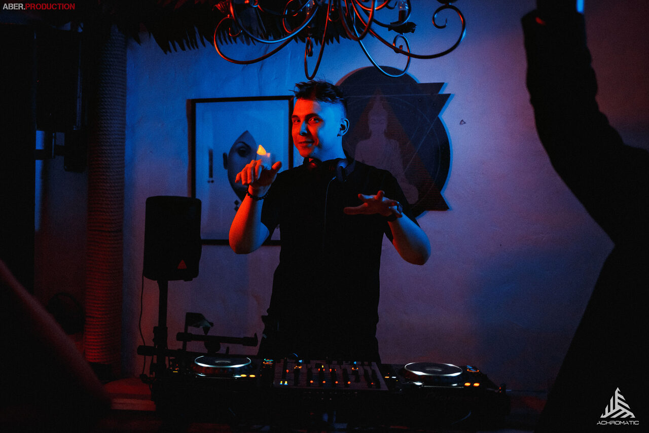 Арендовать Tropical style loft