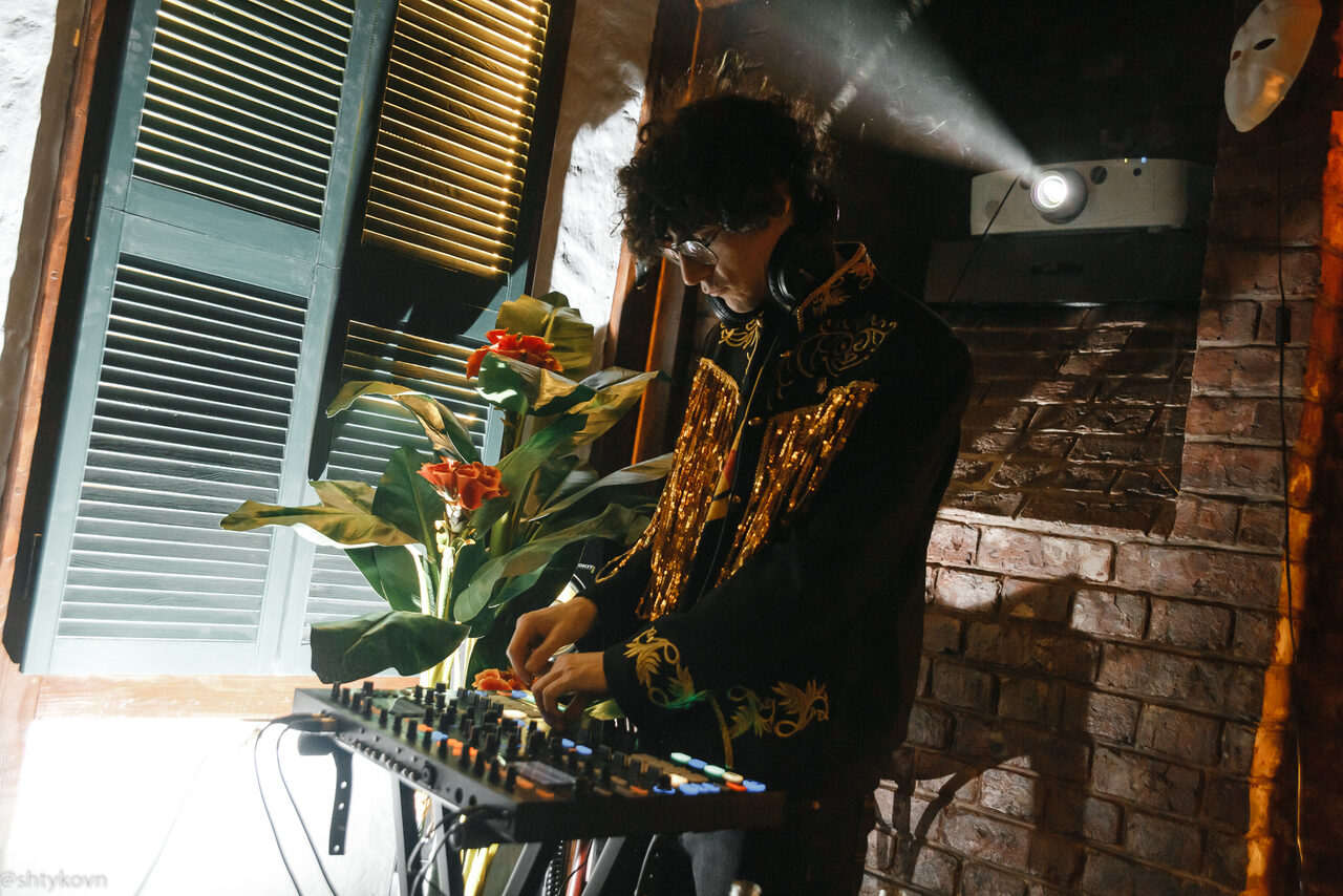 Арендовать Tropical style loft