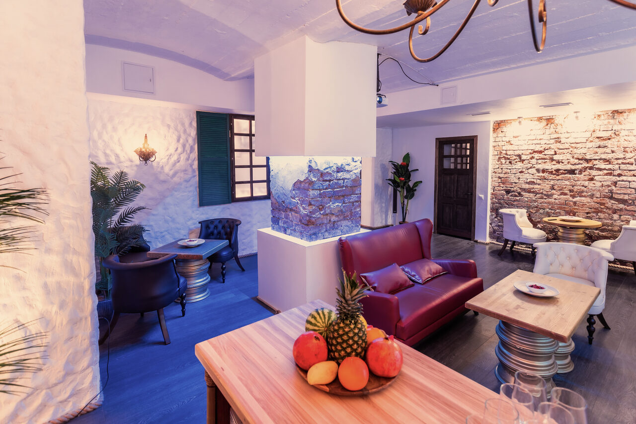 Арендовать DVOR. Стилизованный зал в баре 