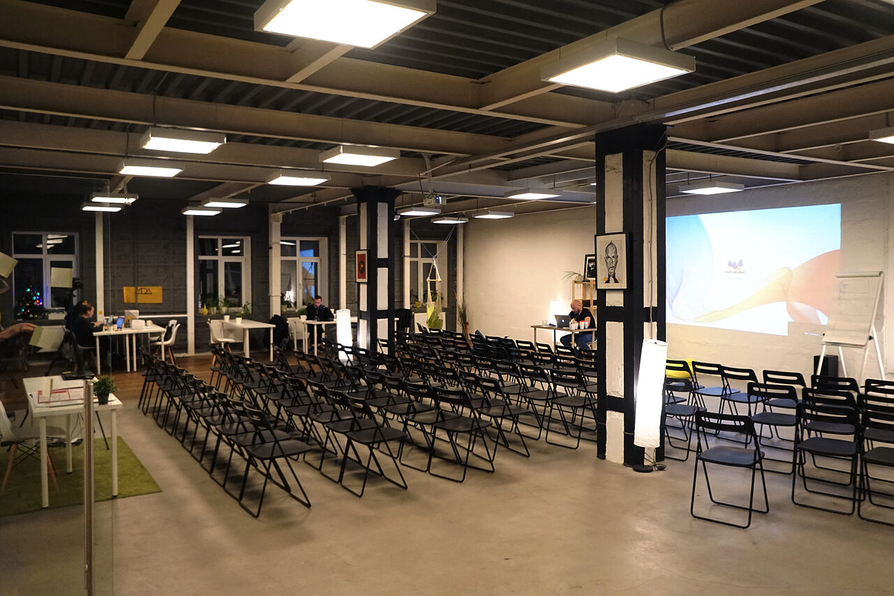Арендовать Moscow Digital Academy (Москва Диджитал Академи). Просторный лофт с оборудованием