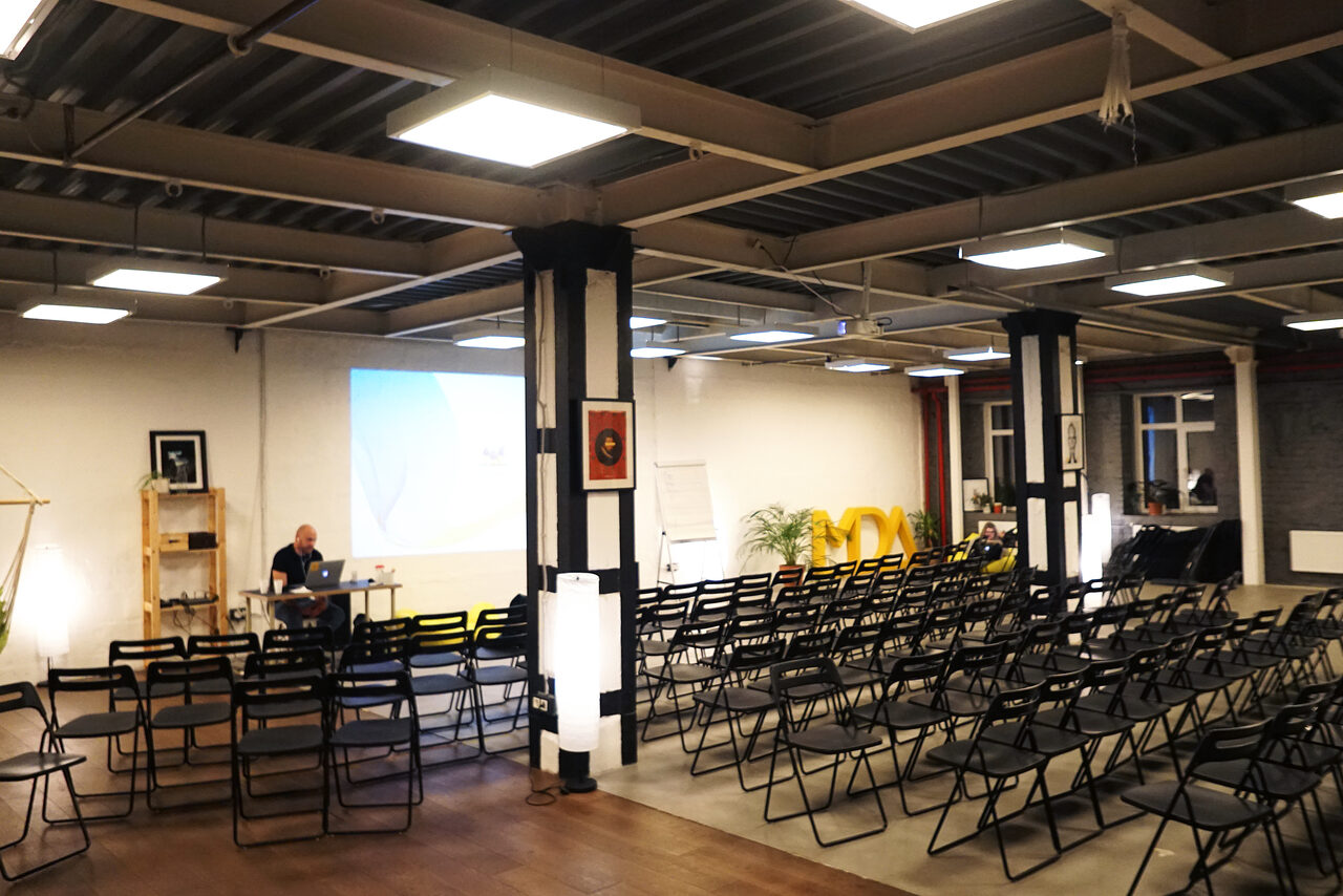 Арендовать Moscow Digital Academy (Москва Диджитал Академи). Просторный лофт с оборудованием