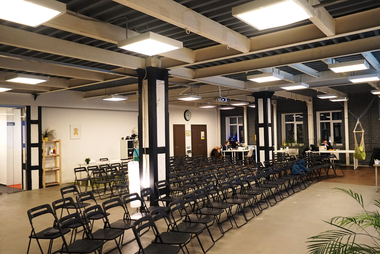 Арендовать Moscow Digital Academy (Москва Диджитал Академи). Просторный лофт с оборудованием