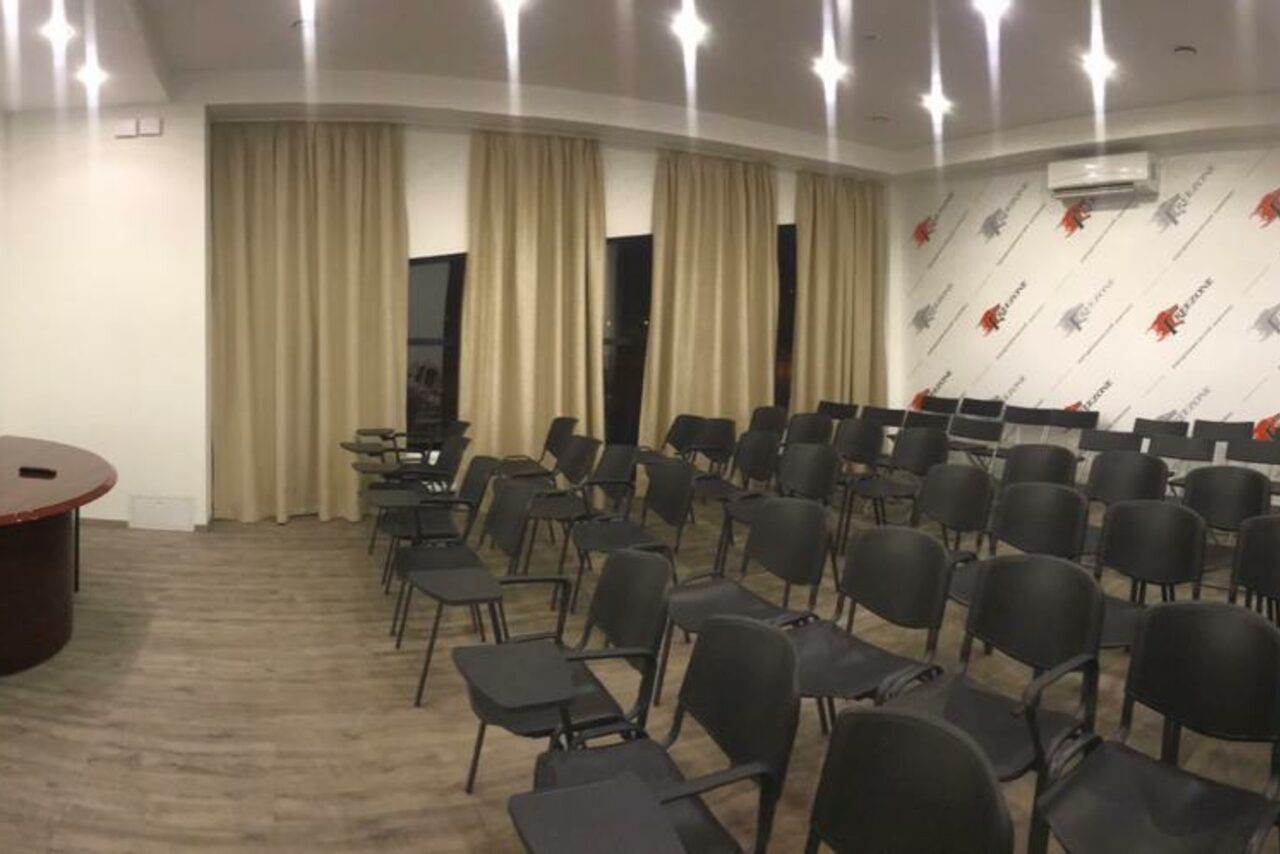 Арендовать Парк Freezone Конференц-зал с панорамными окнами за городом