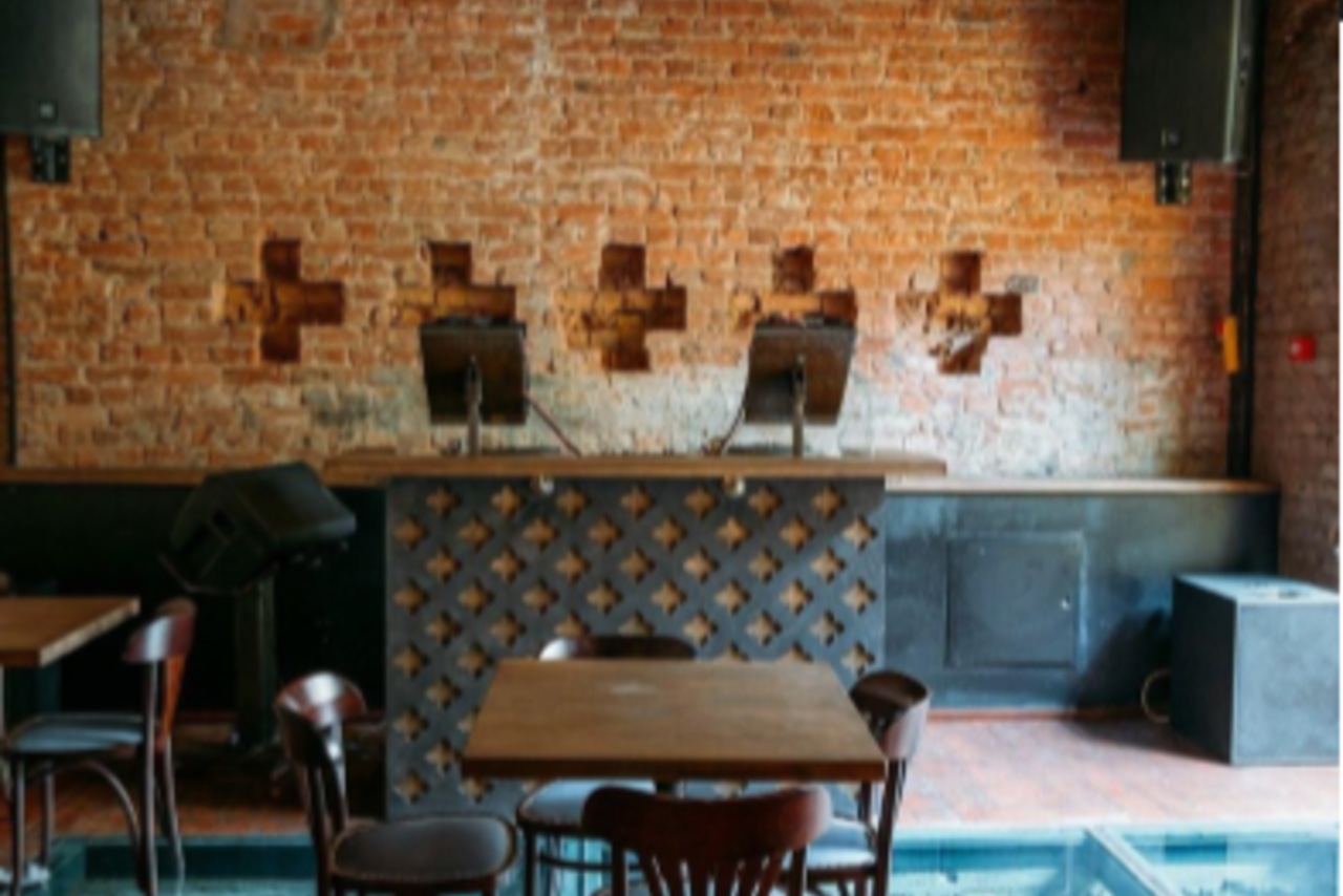 Арендовать Ресторан Гимназия с летней верандой