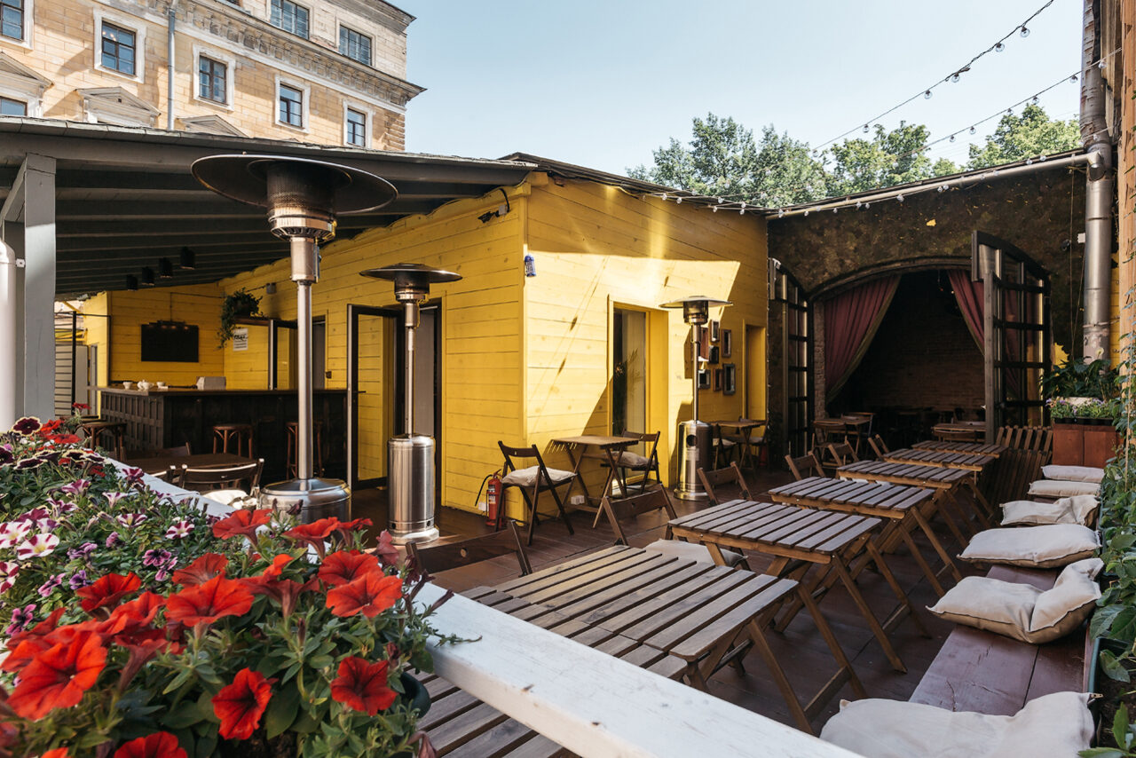 Арендовать Ресторан Гимназия с летней верандой