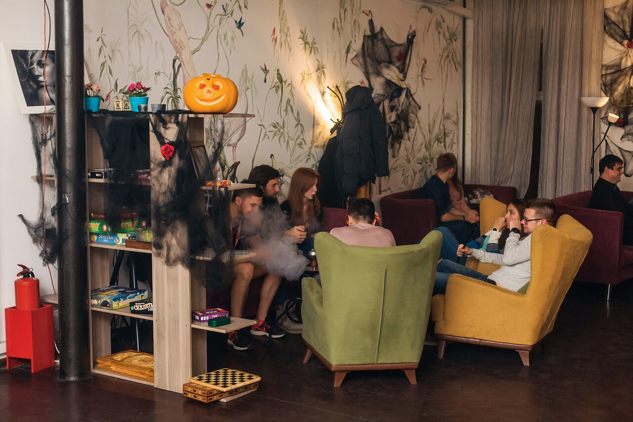 Арендовать Лофт с уютными креслами