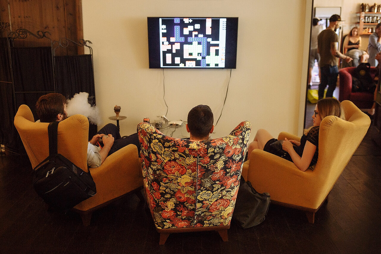 Арендовать Лофт с уютными креслами