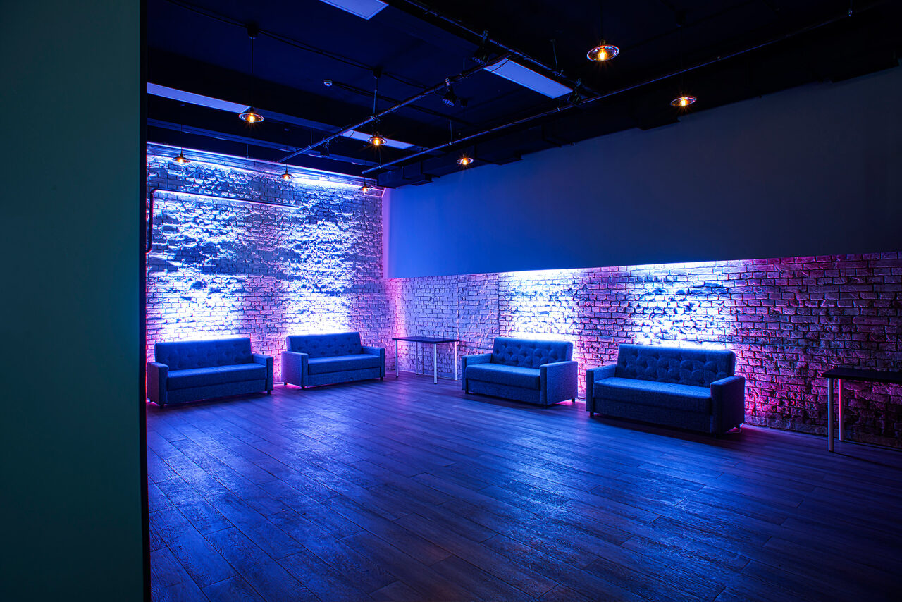 Арендовать Кирпичный лофт с колоннами