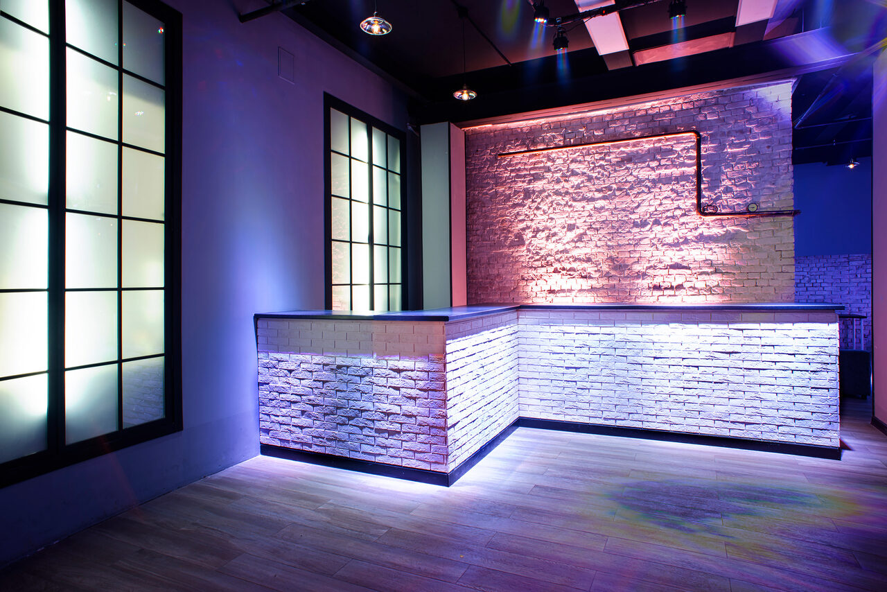 Арендовать Кирпичный лофт с колоннами