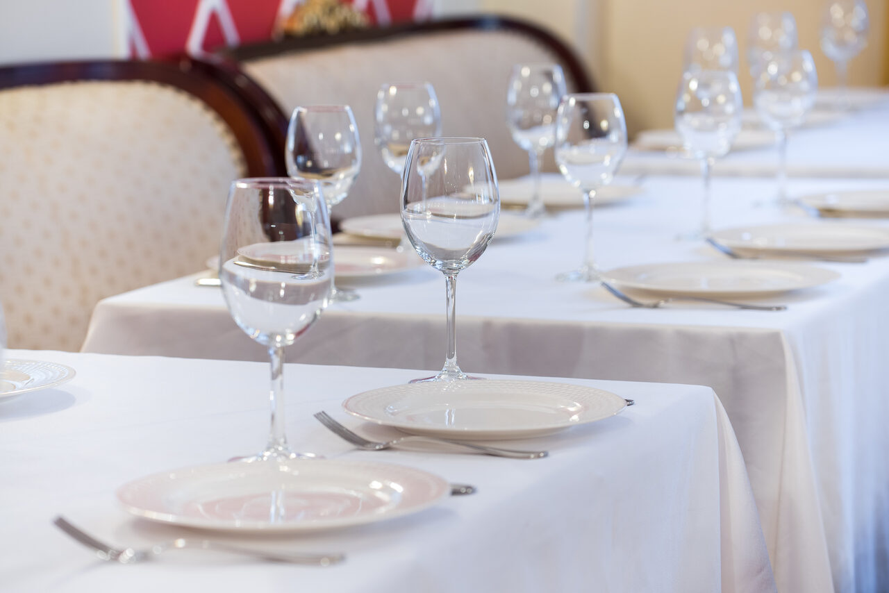 Арендовать Ресторан «The Rooms Café»