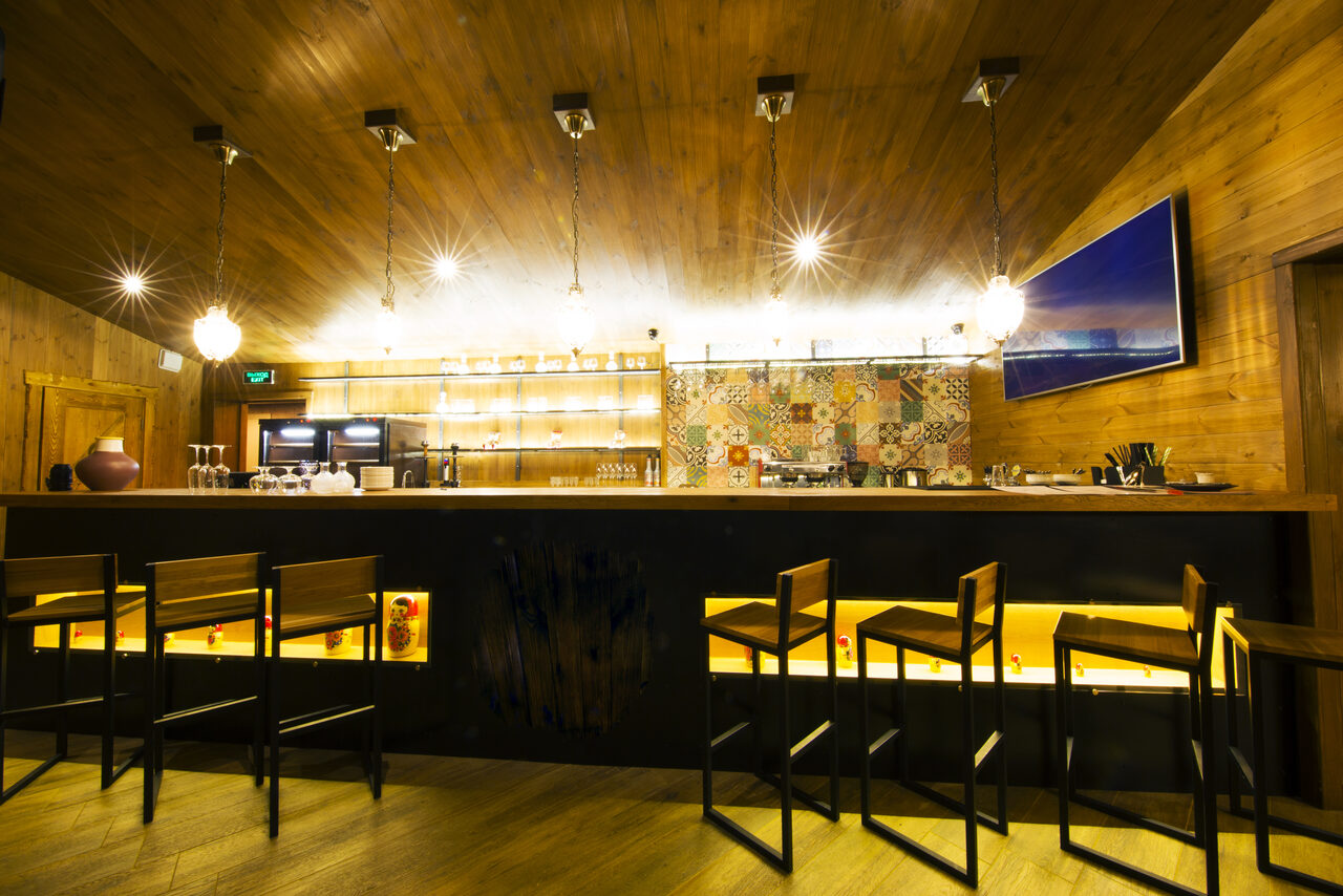 Арендовать Suburban area by the lake