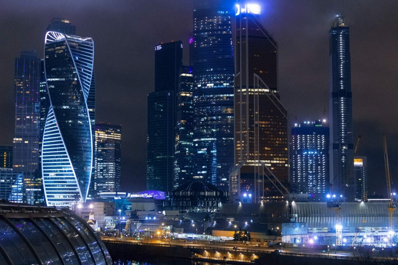 Арендовать Закрытое лофт-пространство на Крыше Бадаевского завода 