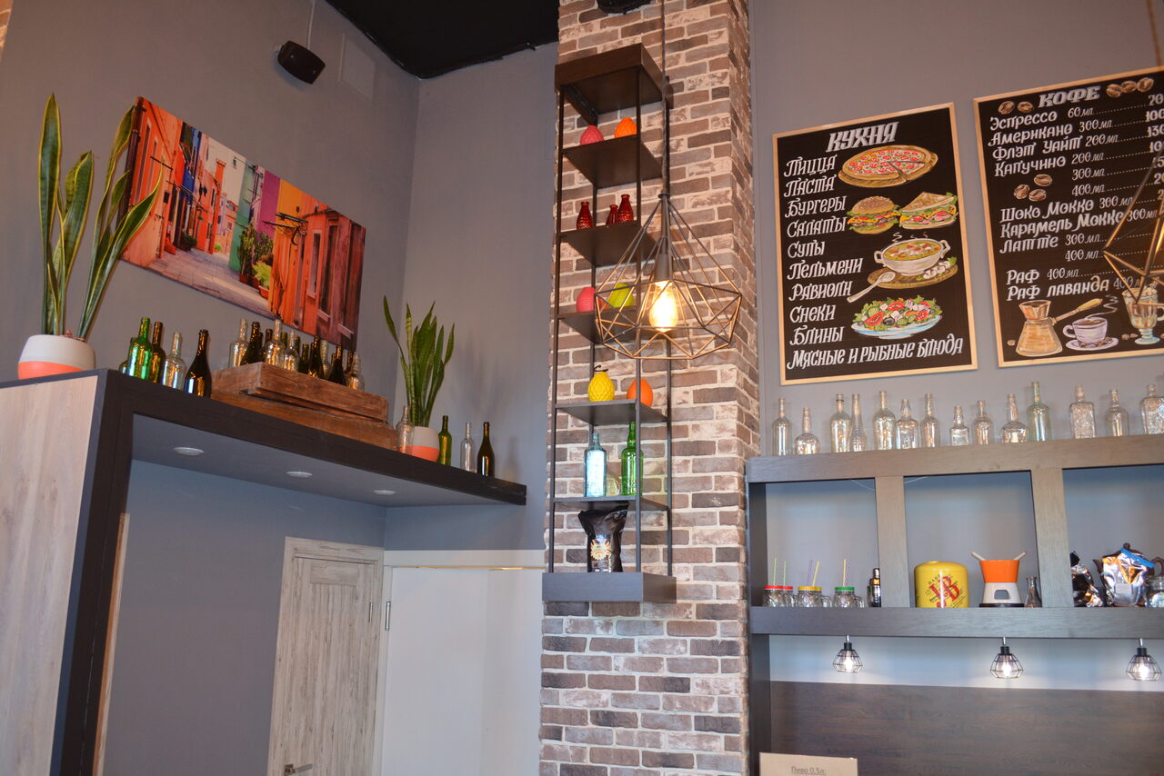 Арендовать Бистро Оксюморон Зонируемый лофт с барной стойкой