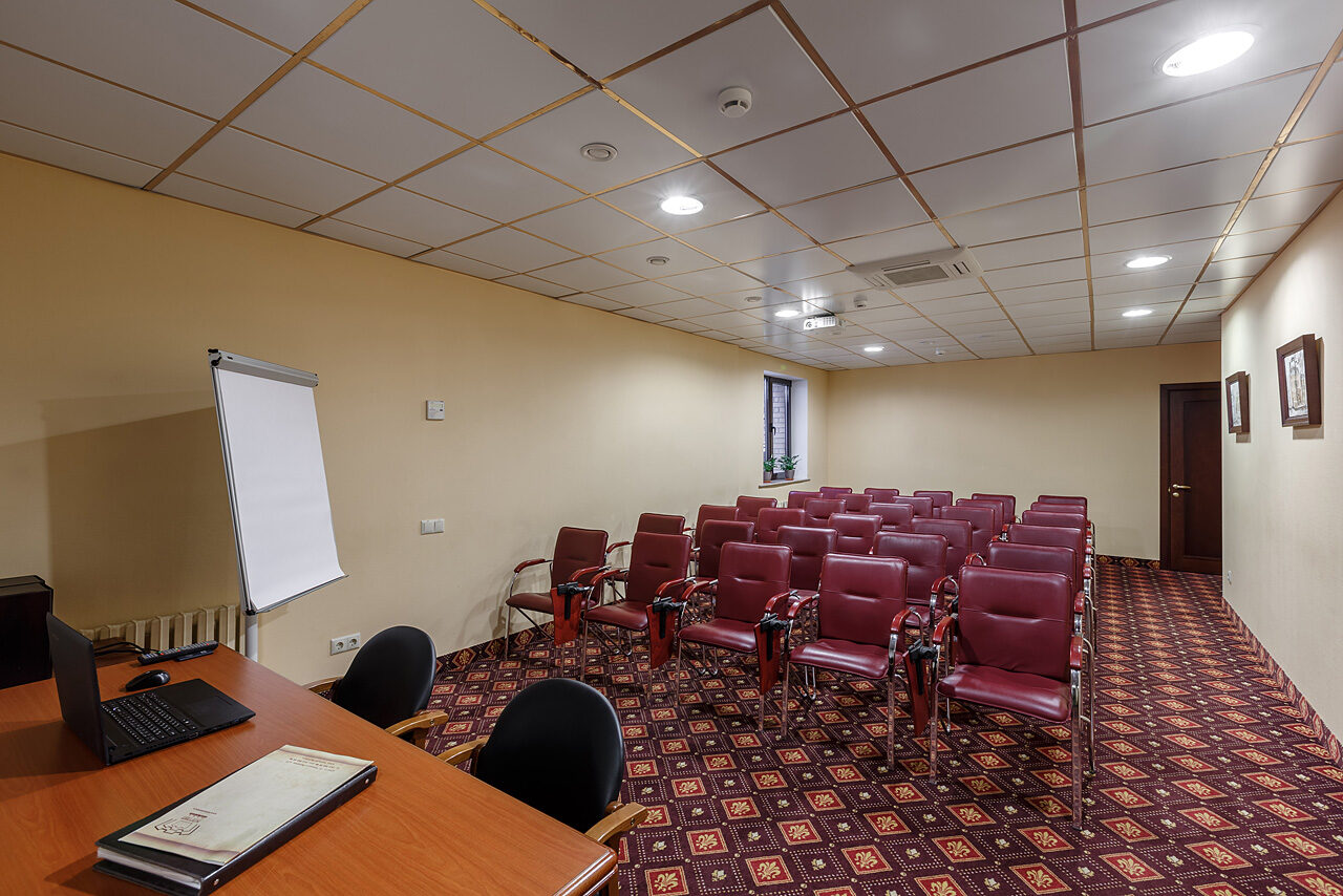 Арендовать Клуб Отель Корона