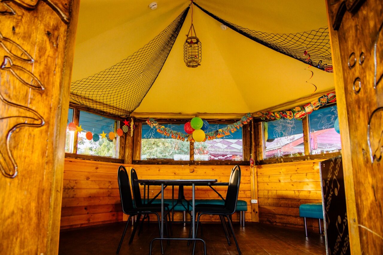 Арендовать Семейный парк "Сказка"