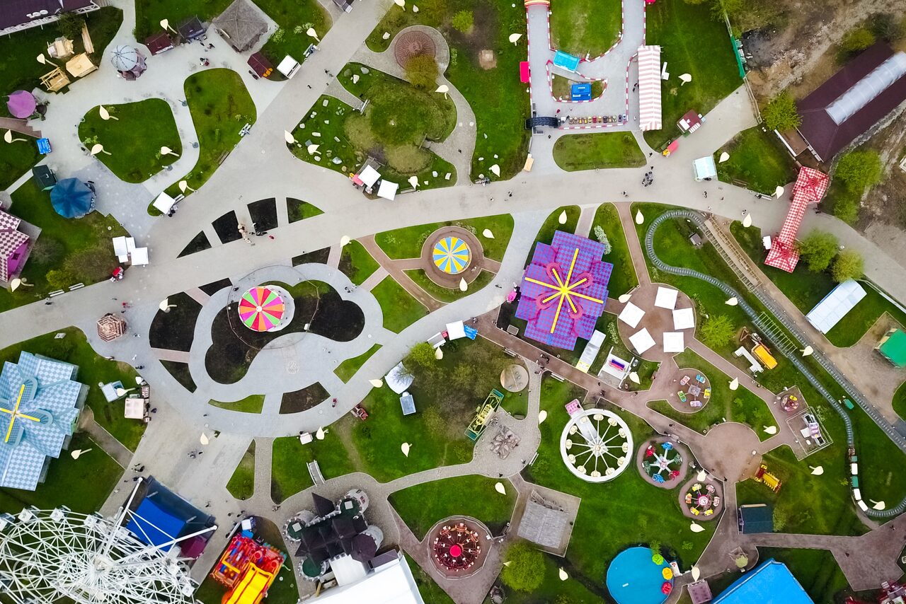 Арендовать Семейный парк "Сказка"