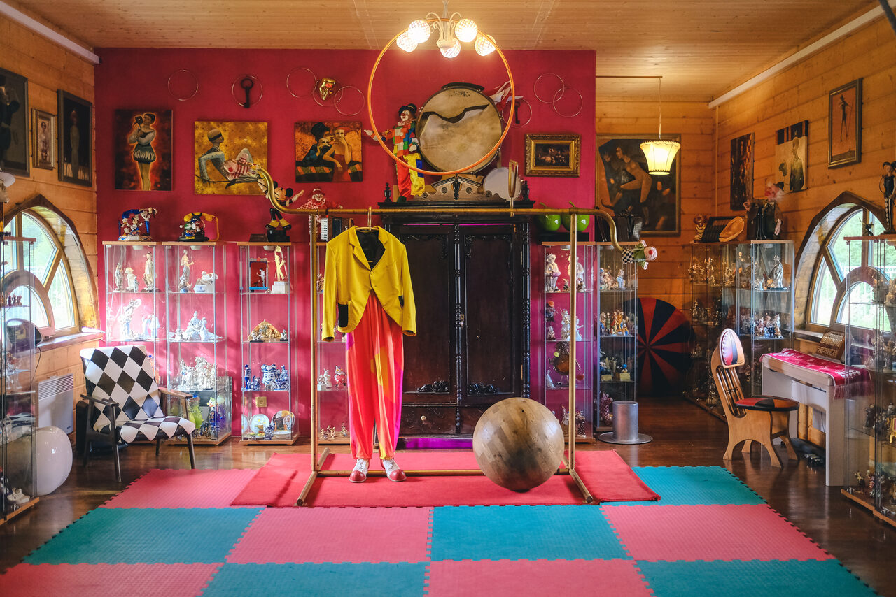 Арендовать Семейный парк "Сказка"