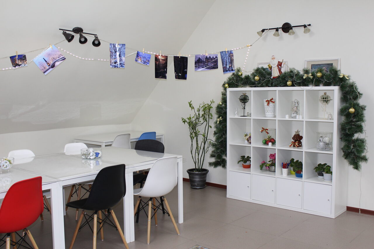 Арендовать Академия частной жизни Ларисы Ренар