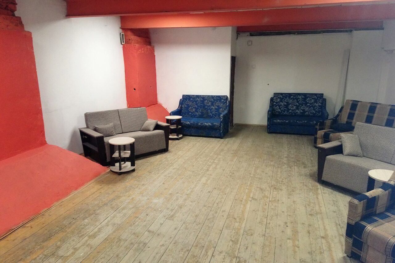 Арендовать Тренинг-зал с мягкими диванами