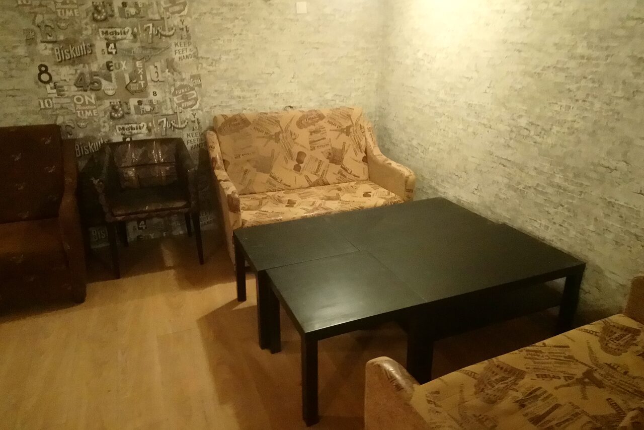 Арендовать Комната с диванами для встреч