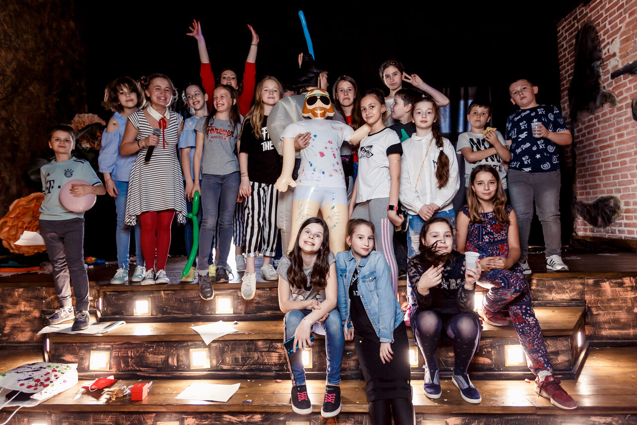 Арендовать Graf-Studio. Многофункциональное пространство со сценой