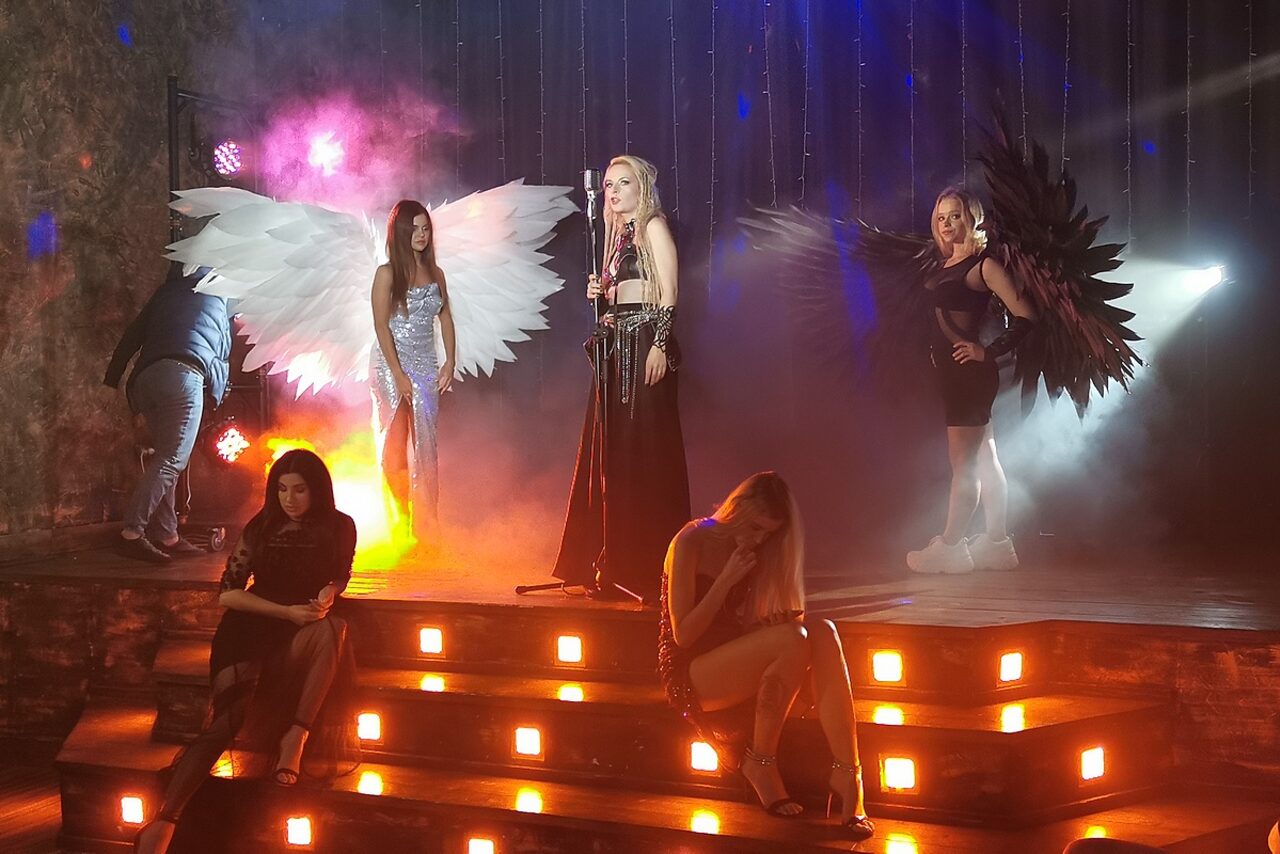 Арендовать Graf-Studio. Многофункциональное пространство со сценой