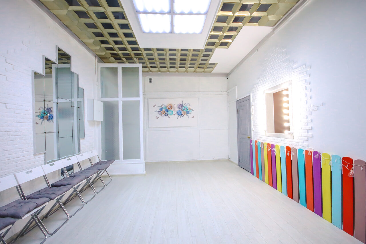 Арендовать Зазеркалье Светлый лофт 