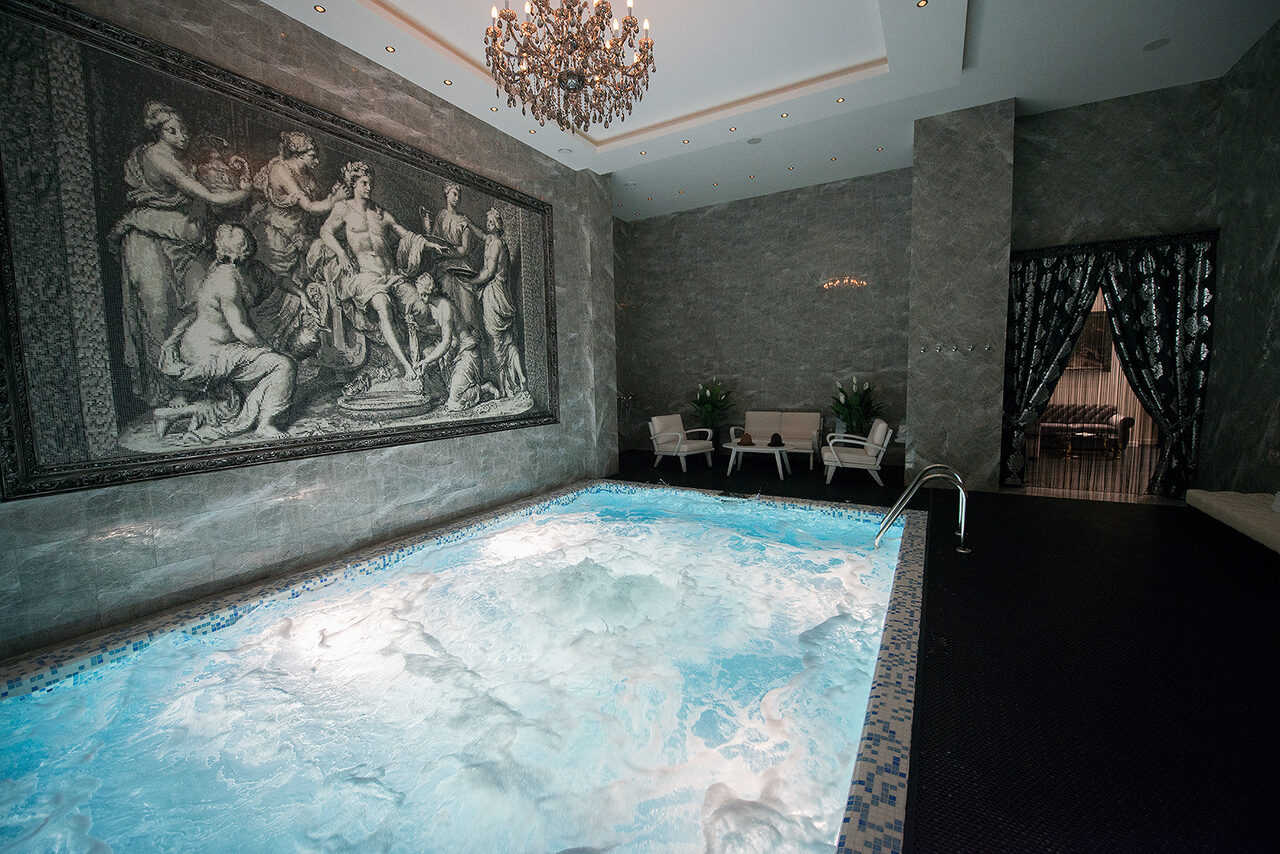 Арендовать Элитный клуб с бильярдом