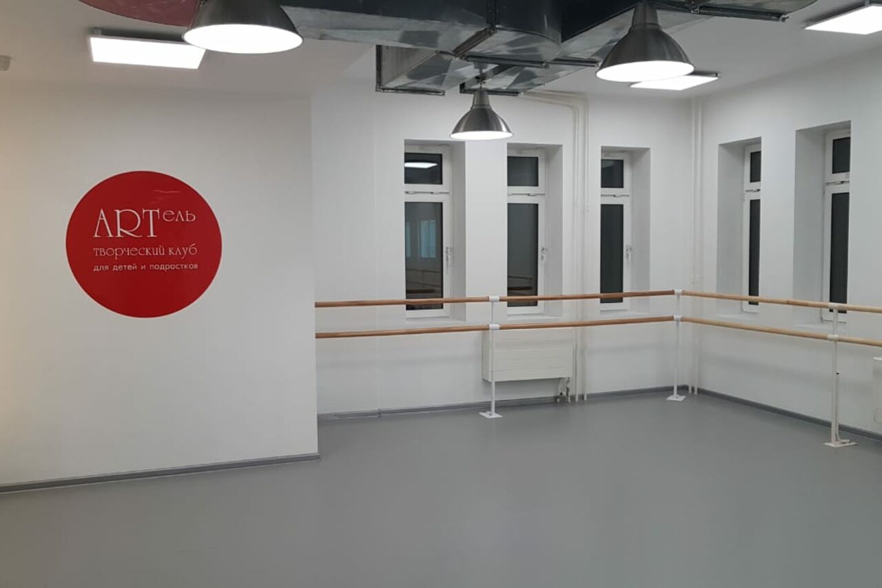 Арендовать Светлое пространство с несколькими залами и комнатами