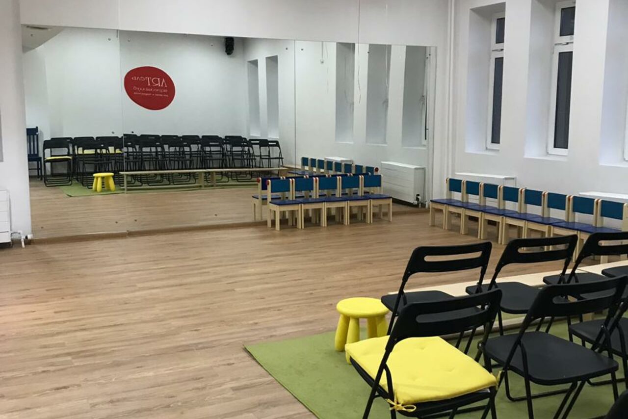 Арендовать Светлое пространство с несколькими залами и комнатами