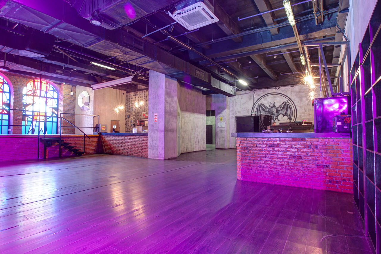 Арендовать PRAVDA EVENT. Урбан лофт