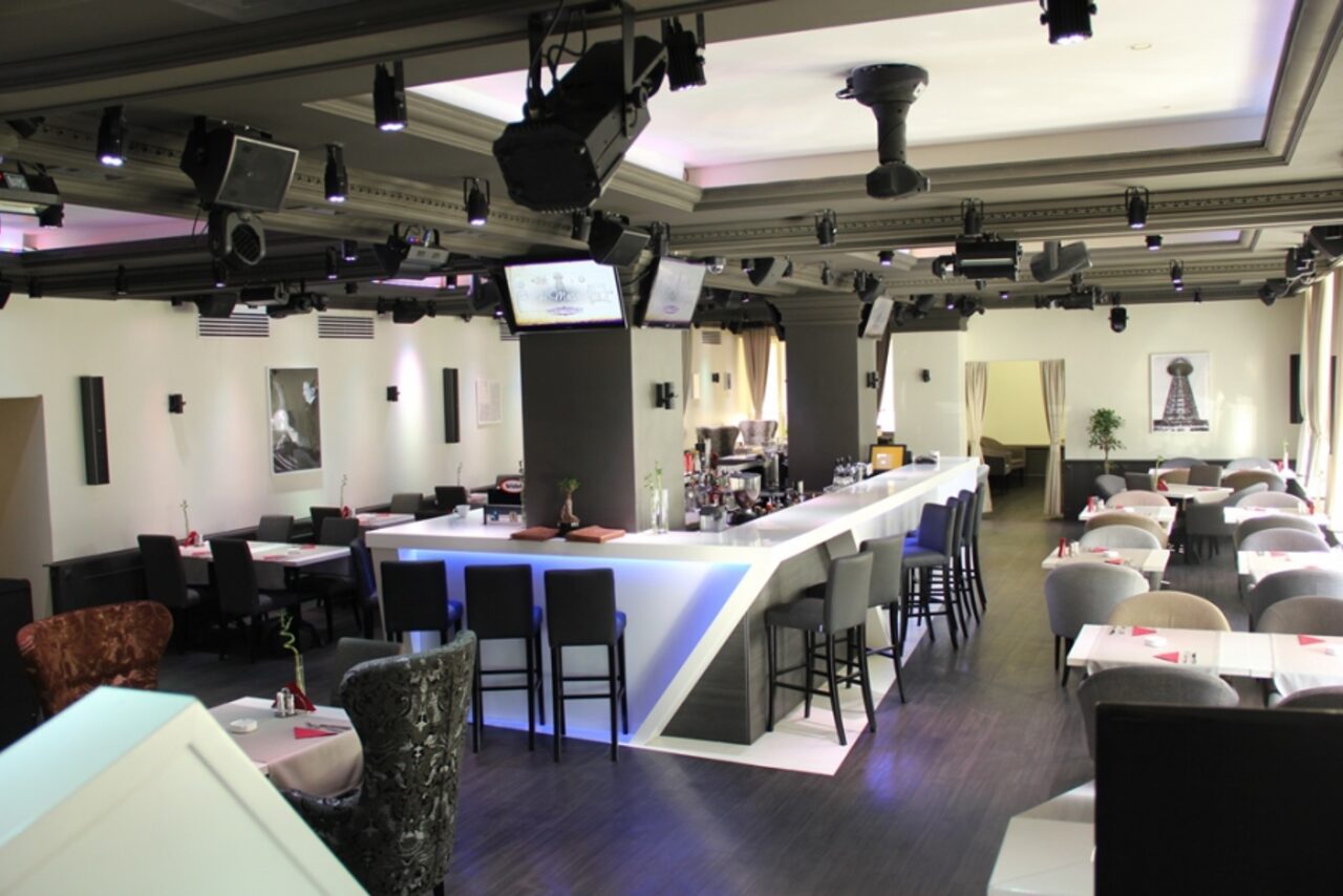 Арендовать Банкетный зал с профессиональным звуковым оборудованием