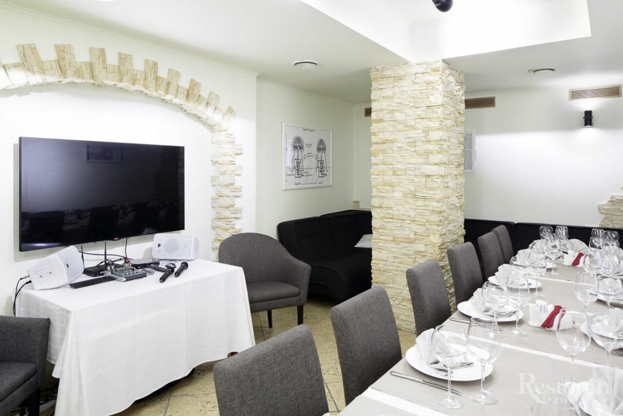 Арендовать Банкетный зал с профессиональным звуковым оборудованием