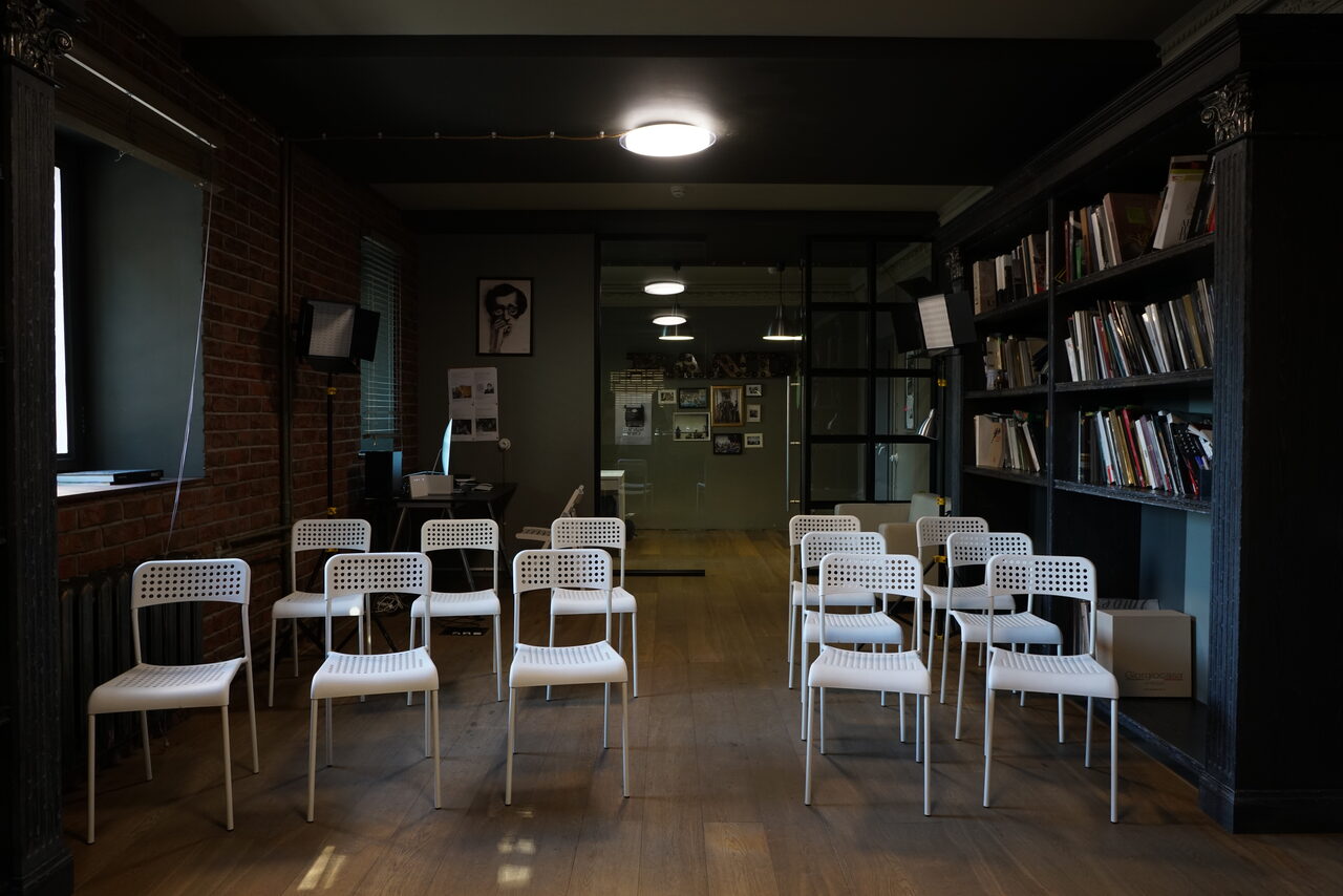 Арендовать Уютный зал в стиле лофт. Зал 108.