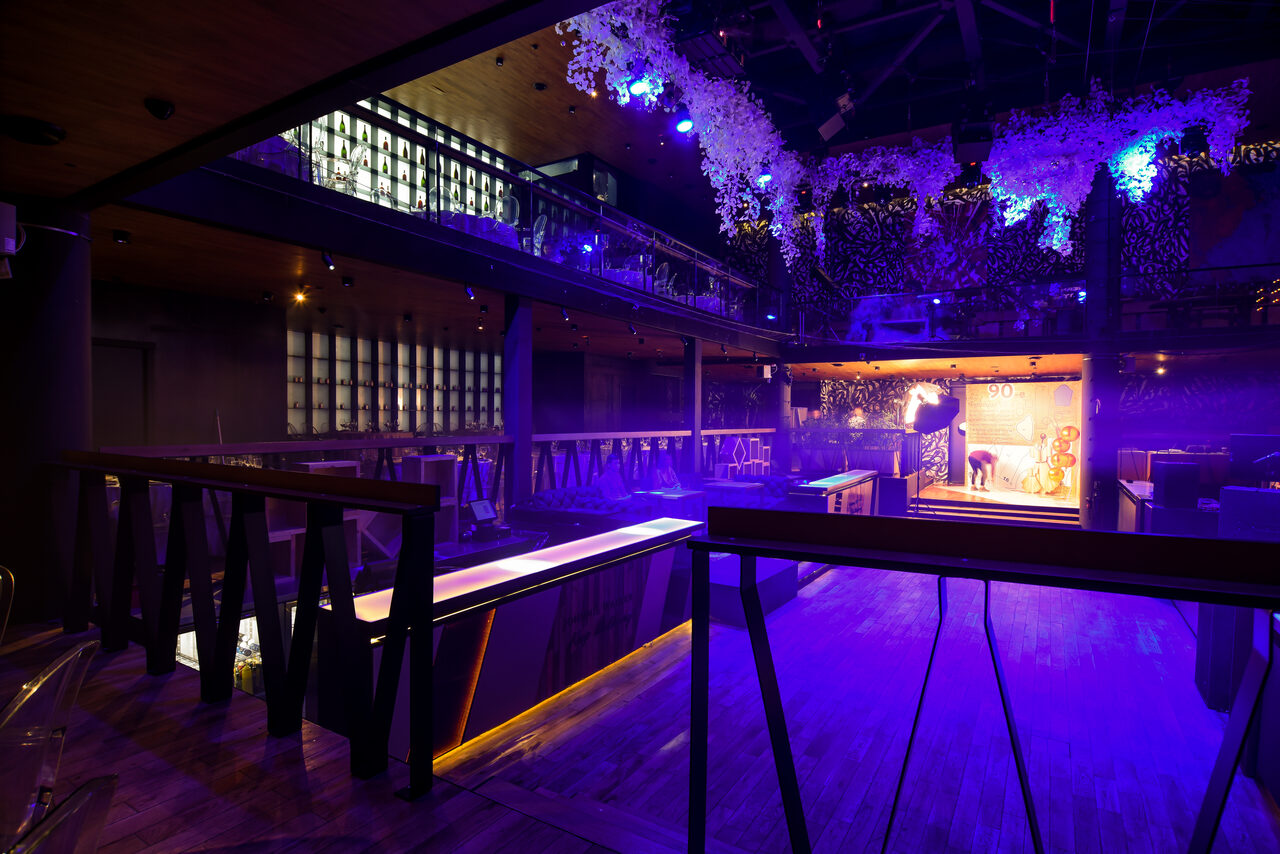 Арендовать Двухэтажный ресторан с террасой под закрытие