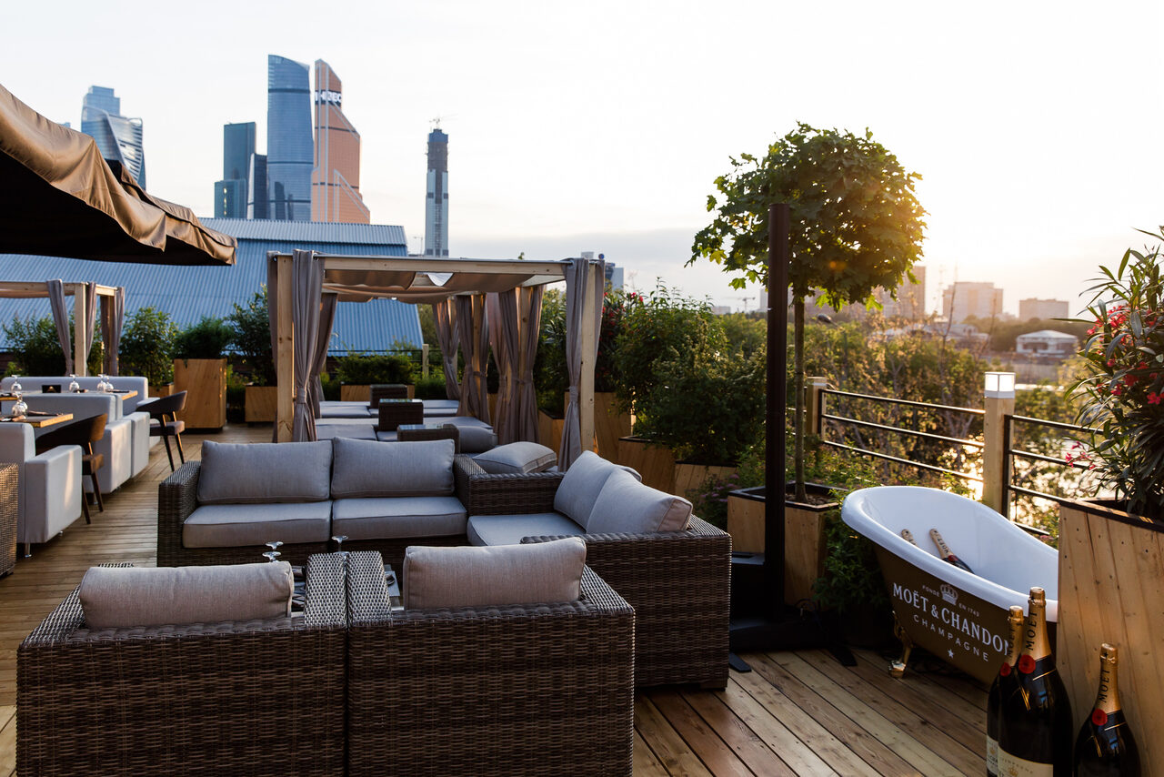 Арендовать Двухэтажный ресторан с террасой под закрытие