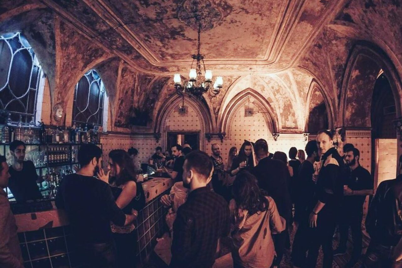 Арендовать roomin' at squat 3/4 Уникальное пространство в центре города